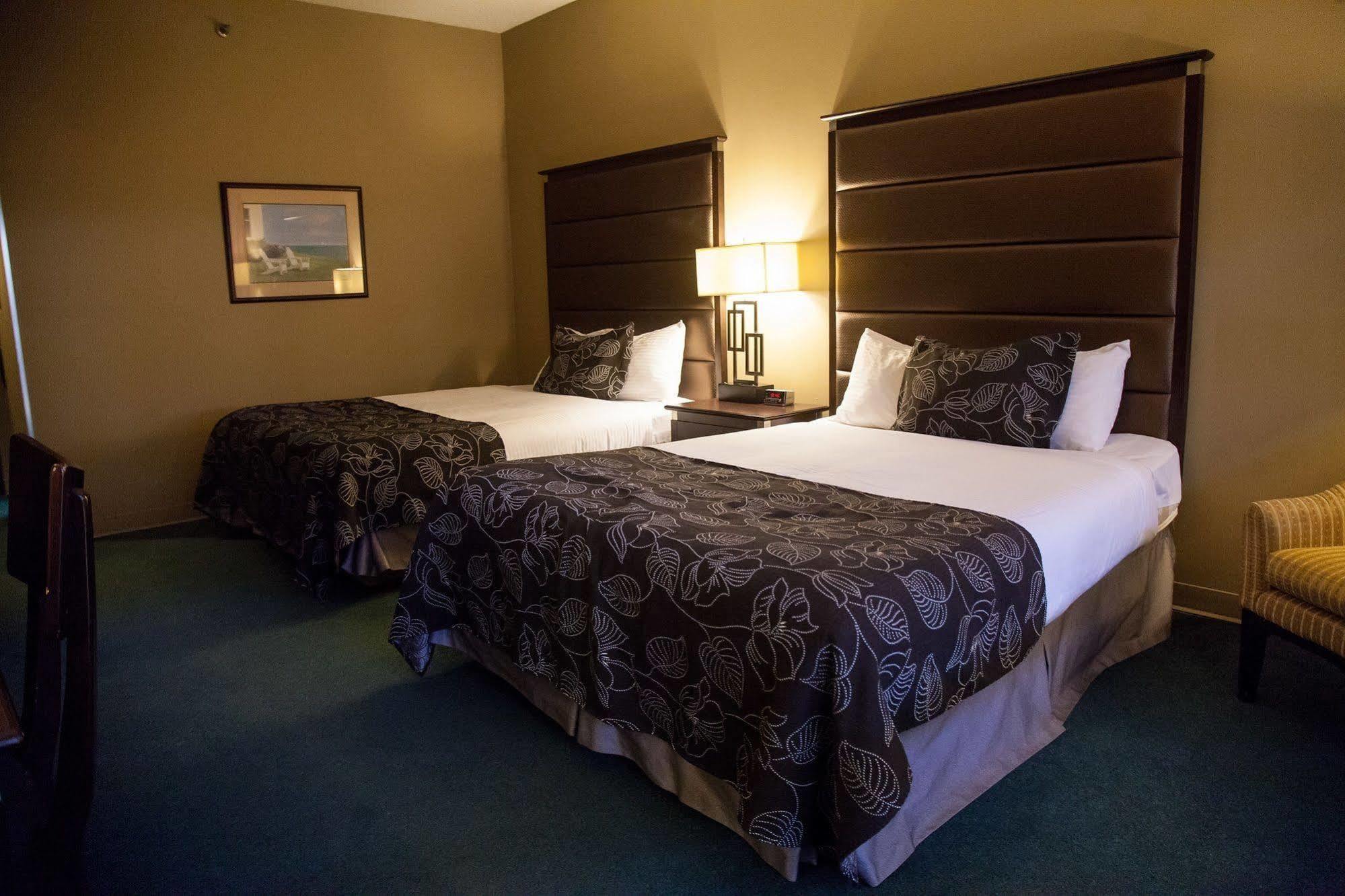 Medicine Hat Lodge, Trademark Collection By Wyndham Buitenkant foto